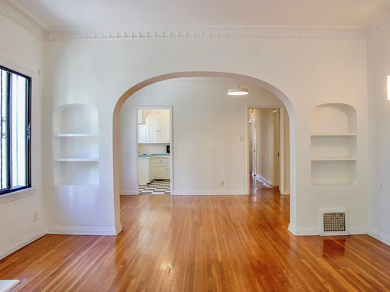 361 N Sierra Bonita Ave #A — Photo 7
