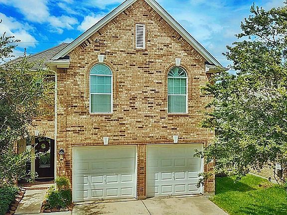 2nd image of 11503 Columbia Pines Ln