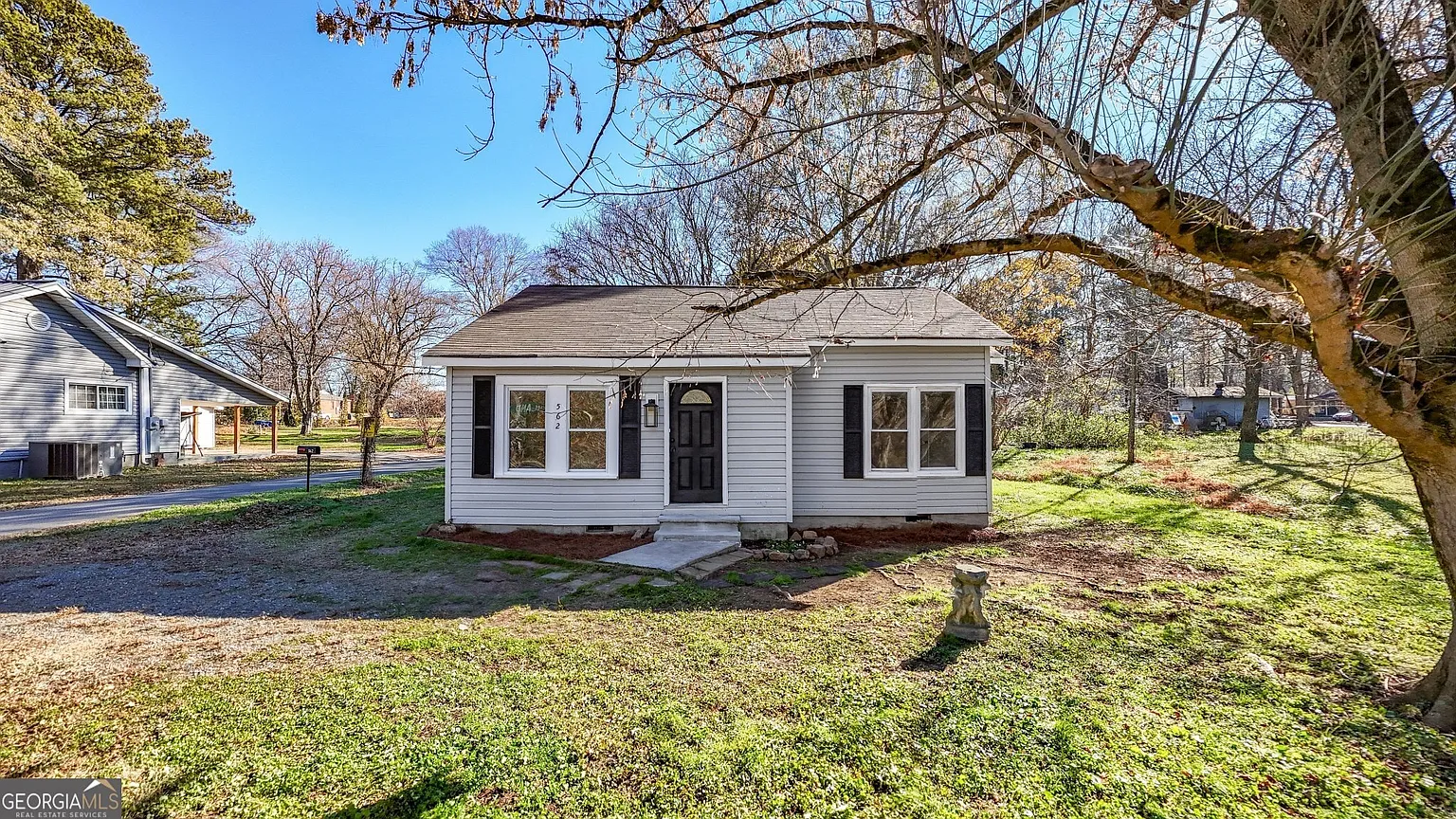 562 Highland Ave photo 1