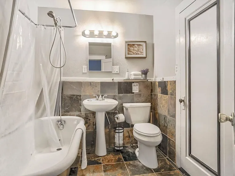 815 E Cache La Poudre St #A — Photo 40