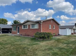 6010 Fairwood Dr, Dearborn Heights, MI 48127