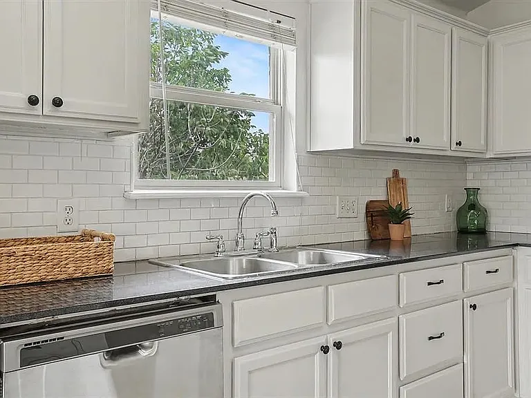 2520 NW 182nd St — Photo 6