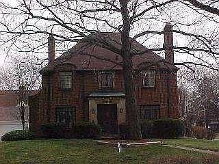 1st image of 2302 Meadowwood Dr