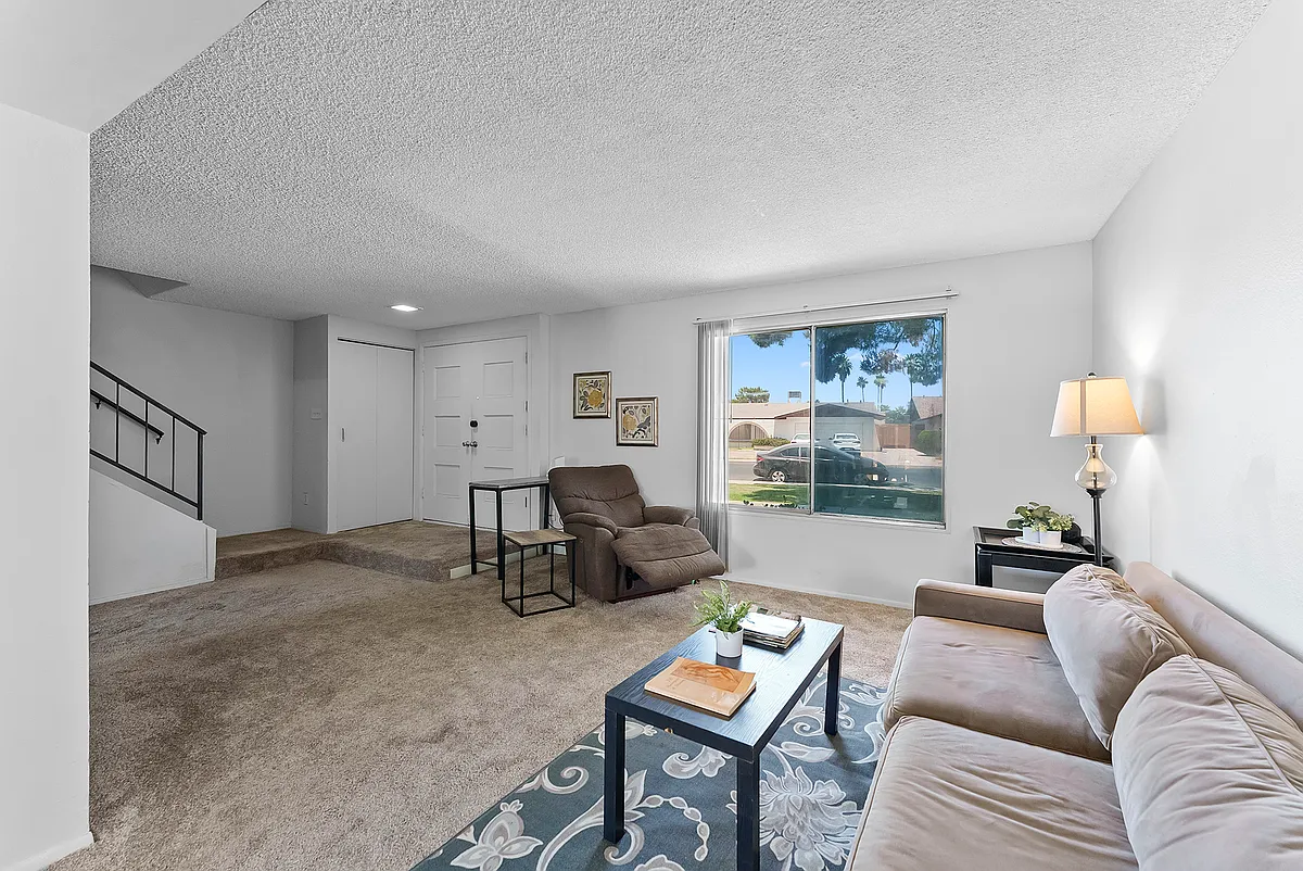 Building Photo - 1610 E Baker Dr #4