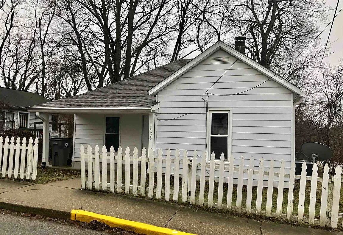 1423 W 8th St photo 1