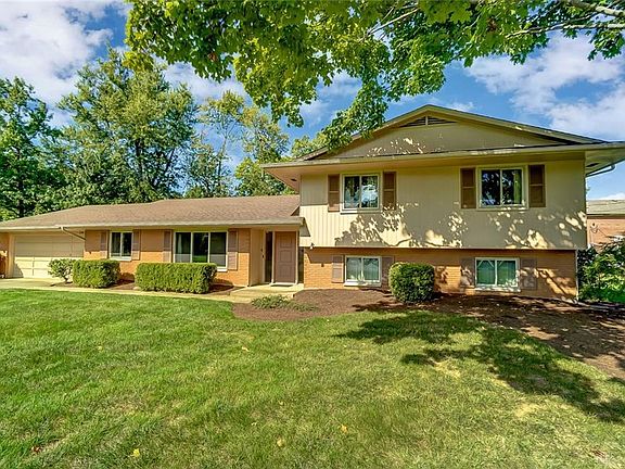 2nd image of 205 S Hill Ct