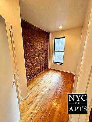3rd image of 328 W 44th St APT 31