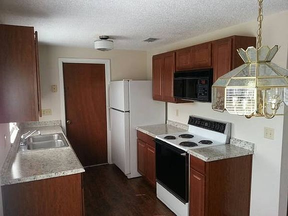 2nd image of 10926 Blyth Ct S