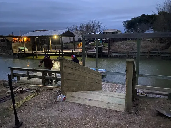 218 W Pompano, Rockport, TX 78382