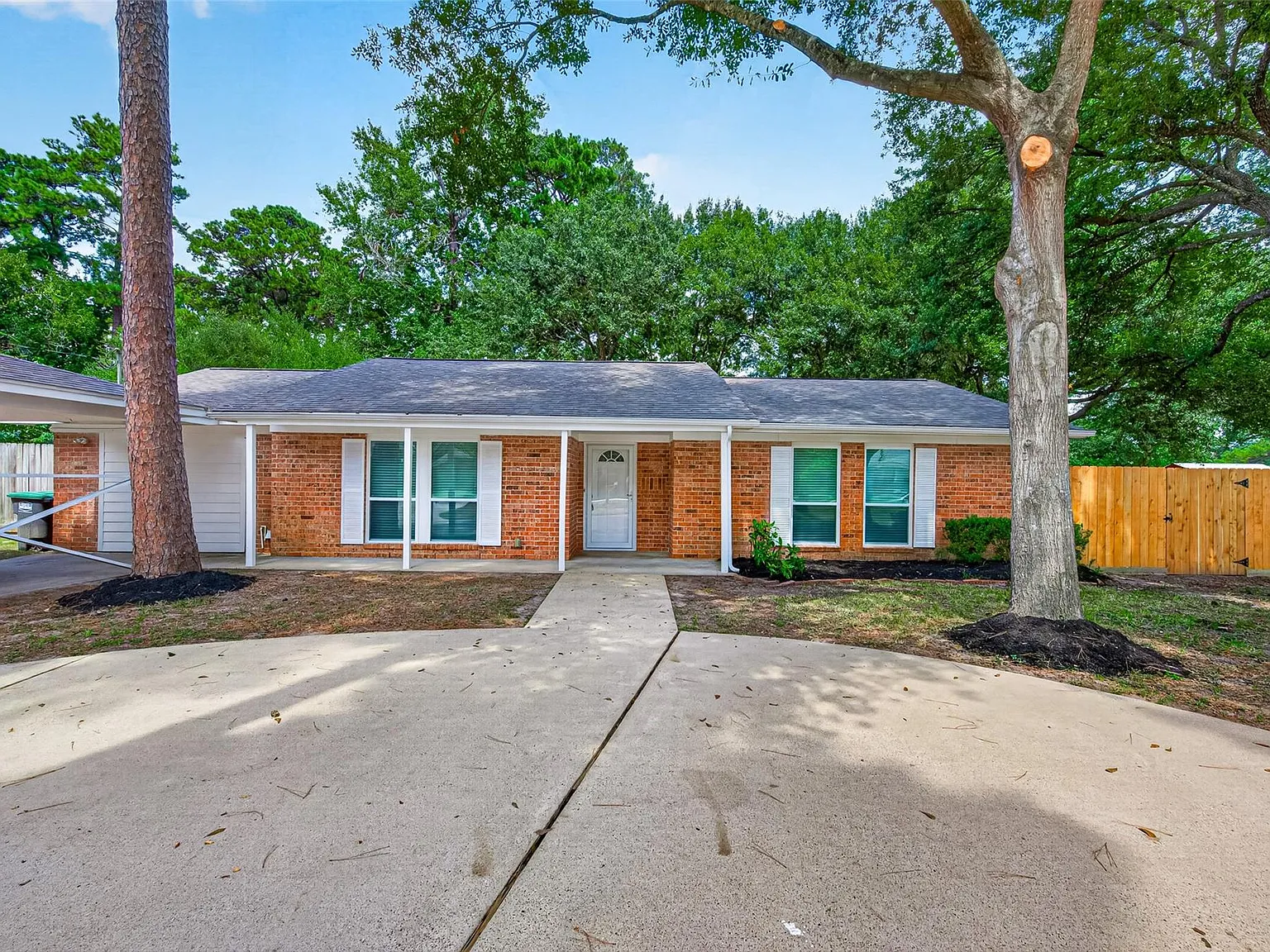3 bed, 2.0 bath, 1623 sqft, $2,000 — Photo 1