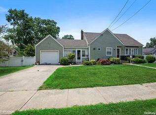 998 Washington Ave, North Bellmore, NY 11710