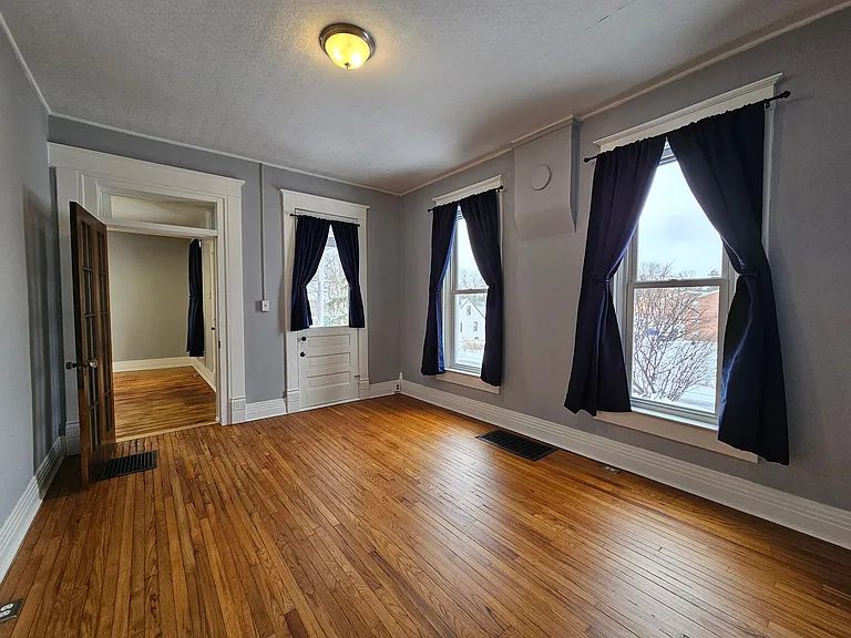 816 W Wayne St — Photo 4