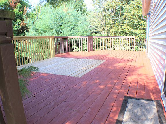 5th image of 385 Scandia St