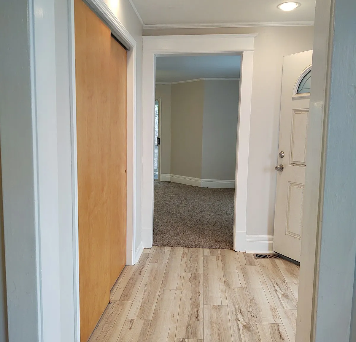 5155 East Main Street Road, Unit Front — Photo 3