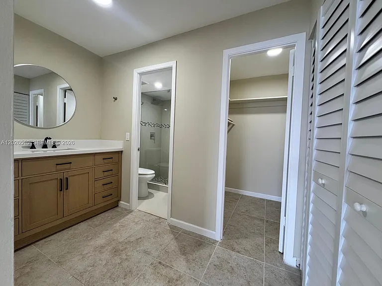401 Golden Isles Dr #614 — Photo 36