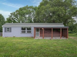 6338 Oak Grove Rd, Kansas City, KS 66106