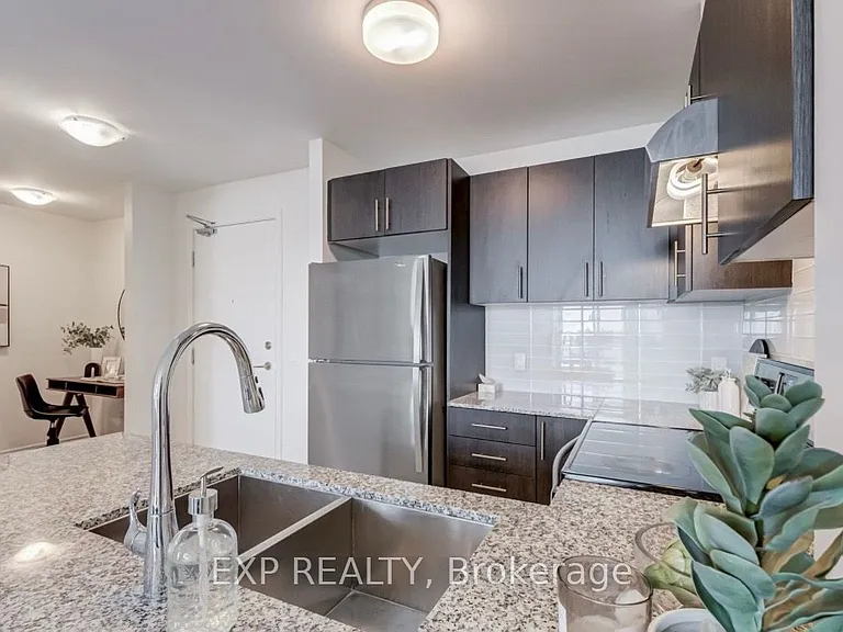 2522 Keele St #704 — Photo 15