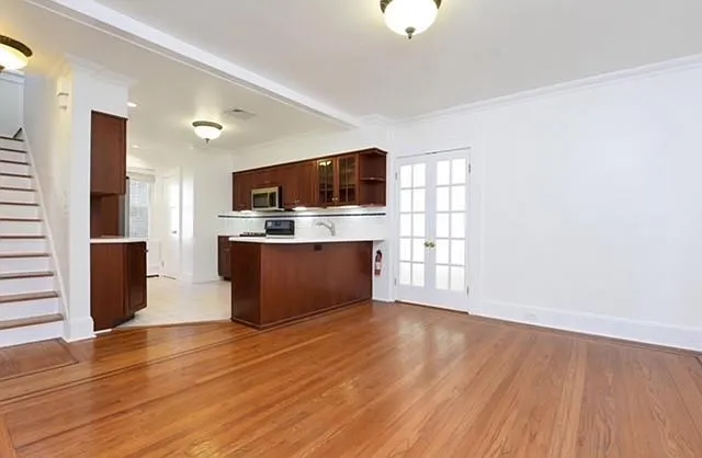 8 Laurel Ave — Photo 6