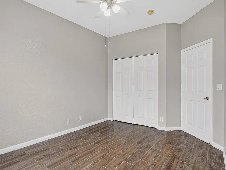671 NW Stanford Ln — Photo 15