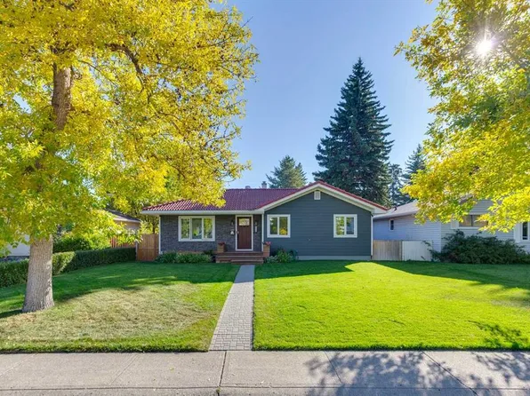 4212 W 45th St SW, Calgary, AB T3E 3V8