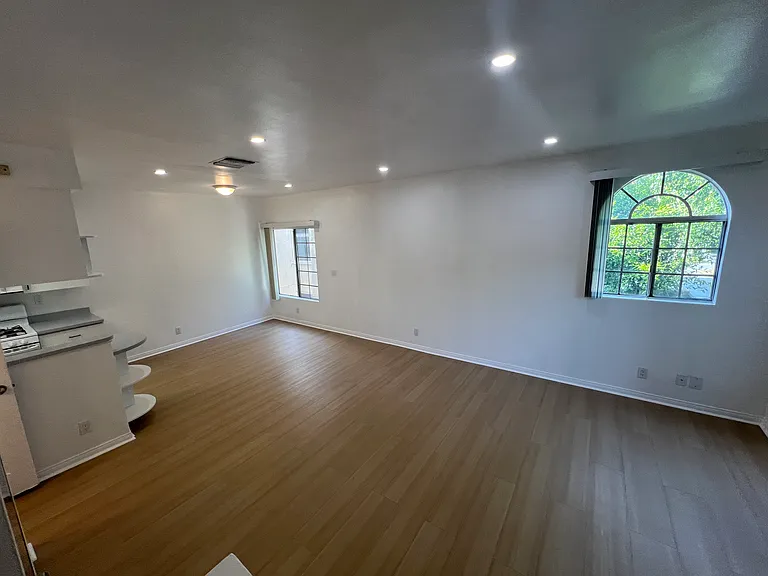 1431 S Shenandoah St #4 — Photo 14