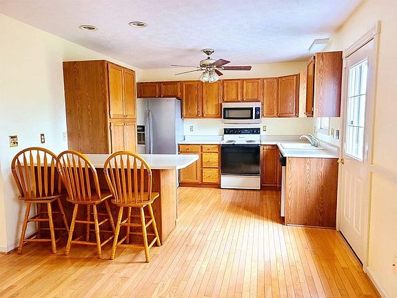 4th image of 168 Saratoga Cir