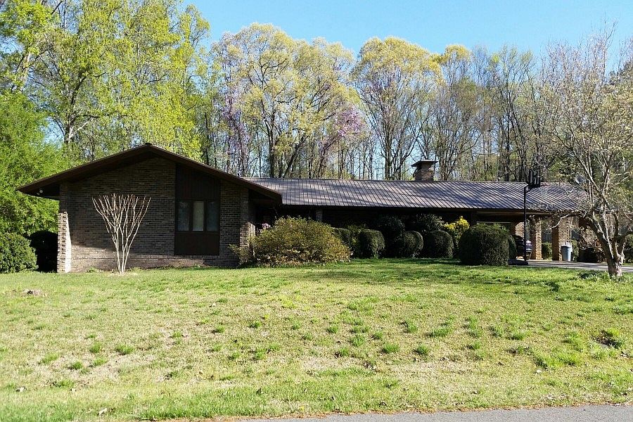 1st image of 3705 Knollwood Dr
