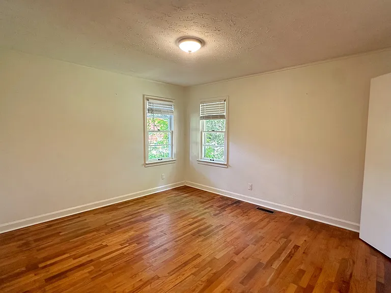1703 Ryan Ave — Photo 14