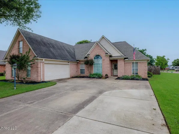 5727 Carter Dr, Southaven, MS 38671