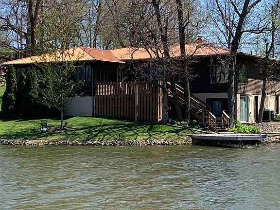 3rd image of 51 Lake Warren Dr