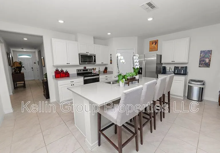 833 Ambleside Dr — Photo 15