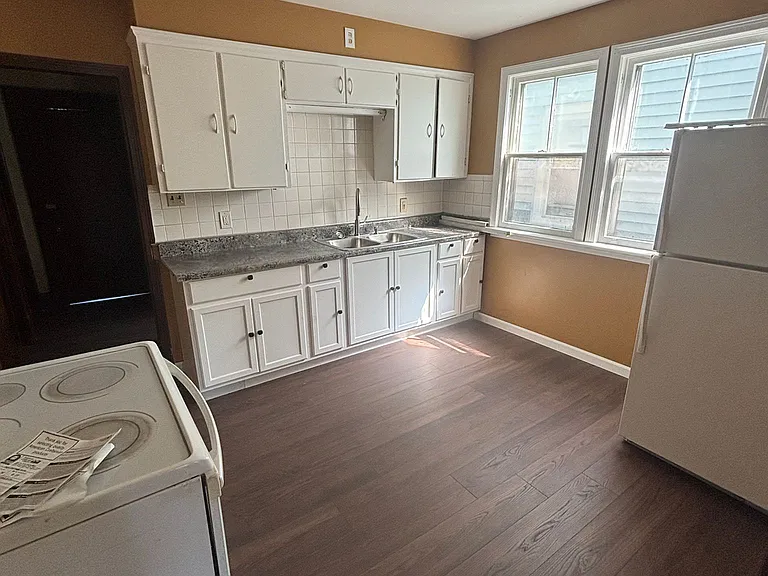 2230 Grand Ave #3 — Photo 6