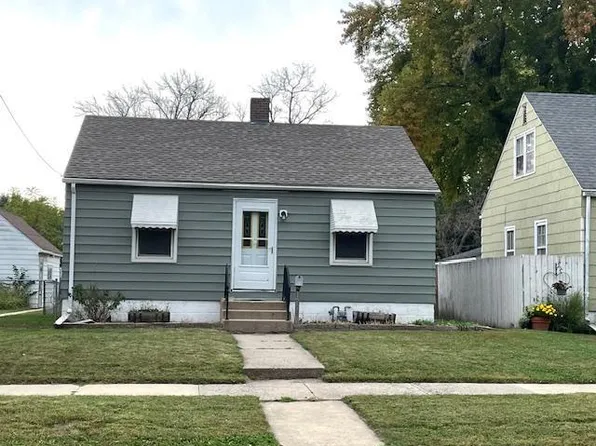 1204 11th Ave SW, Austin, MN 55912