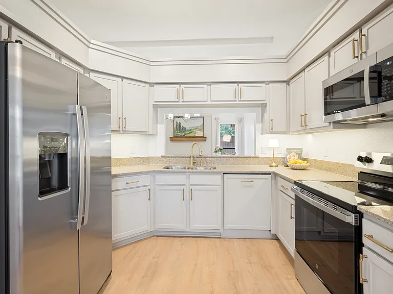 8181 Willow Creek Dr — Photo 10