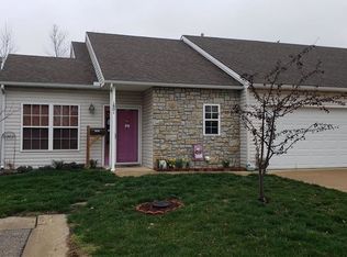 1801 Fall Creek Dr, Tonganoxie, KS 66086