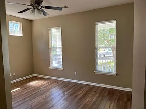 3301 Barkla Ave — Photo 3
