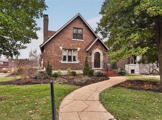 3964 Dover Pl, Saint Louis, MO 63116