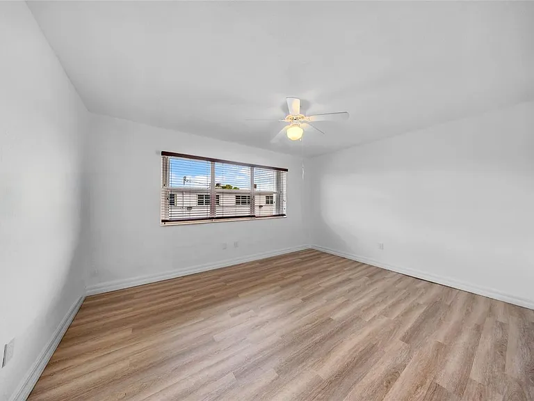 7801 Hispanola Ave #5 — Photo 21