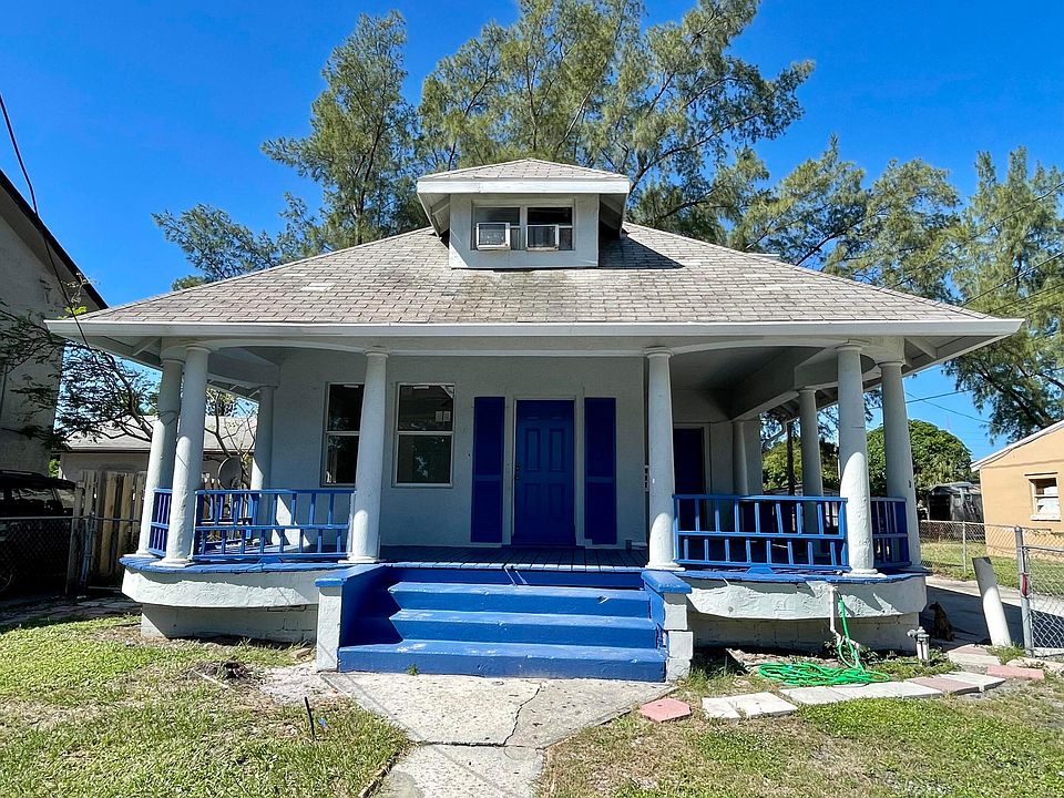 1st image of 3611 Pinewood Avenue