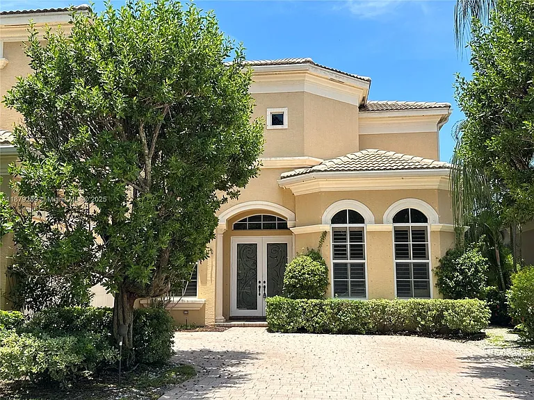 138 Tranquilla Dr — Photo 2