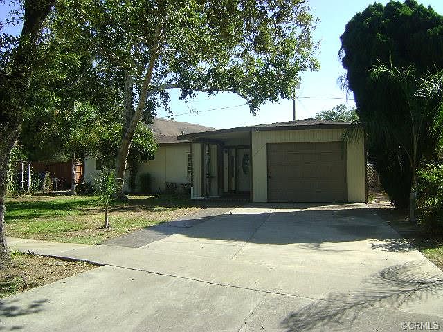1st image of 3167 N Pico Ave