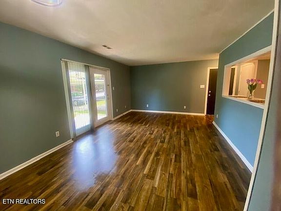 3rd image of 1625 Woodrow Dr APT 403