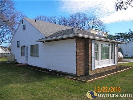 3rd image of 515 Elwood Rd