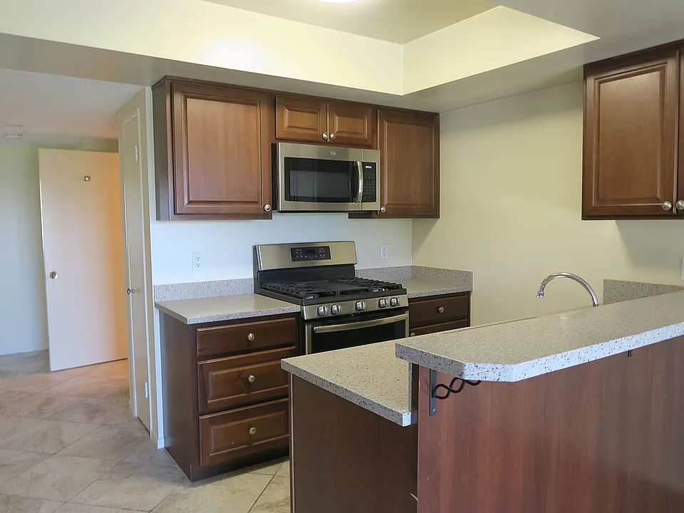 160 Evans Ave #7
