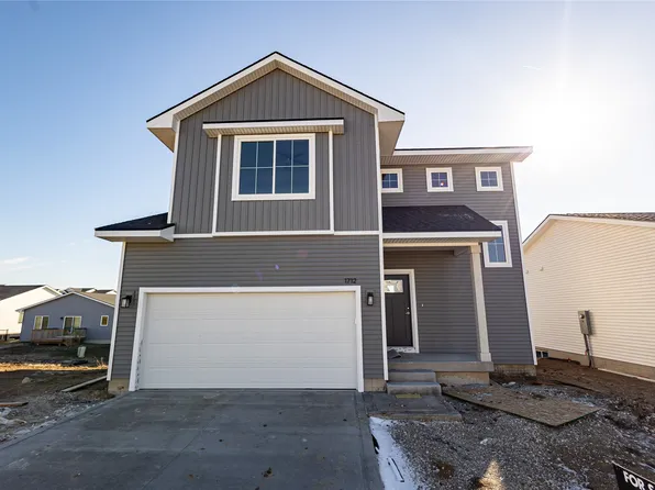 1712 Gordon Ct, Norwalk, IA 50211