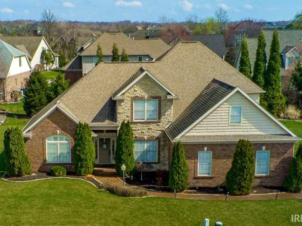 2084 Long Cove Cir, Newburgh, IN 47630