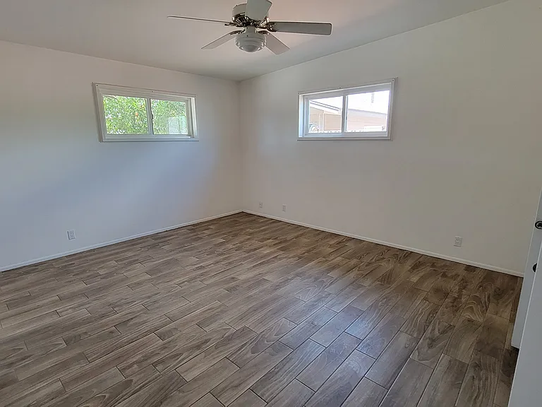 2107 S Ventura Dr — Photo 22
