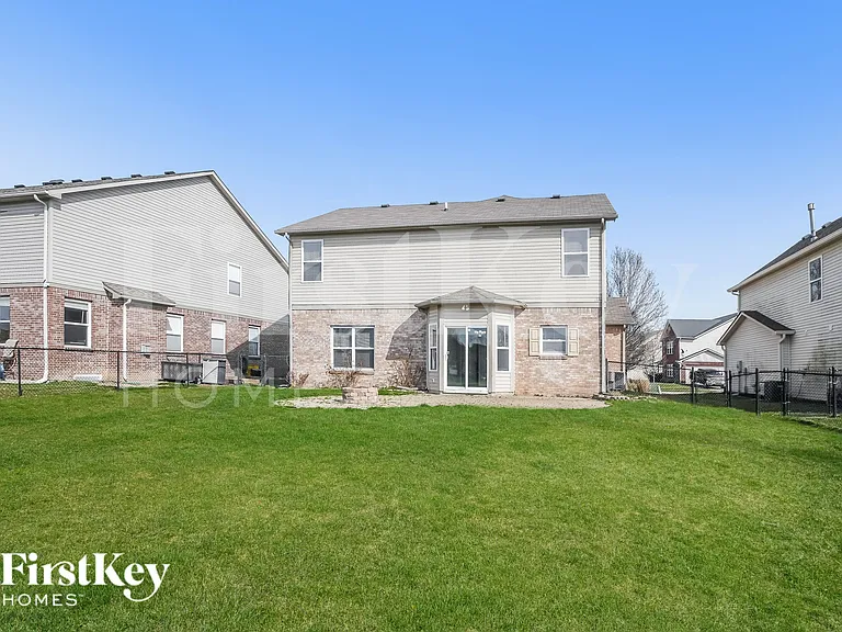 8728 N Springview Dr — Photo 15