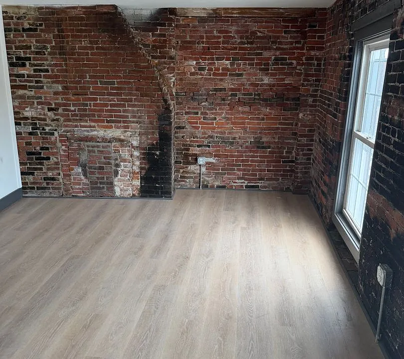 120 Front St