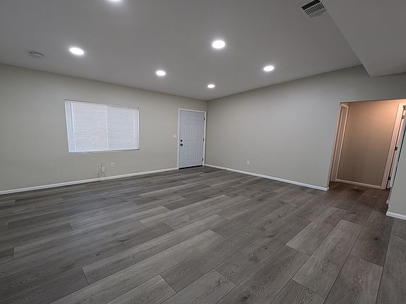 5th image of 1444 W Grand Ave